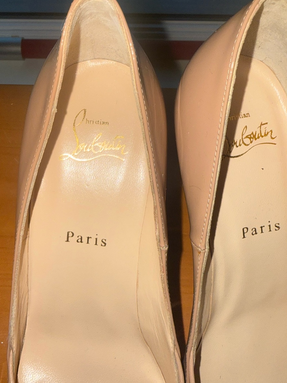 Christian Louboutin Nude Patent Leather Bow Peep-Toe Heels with Black Bows - Picture 4 of 7